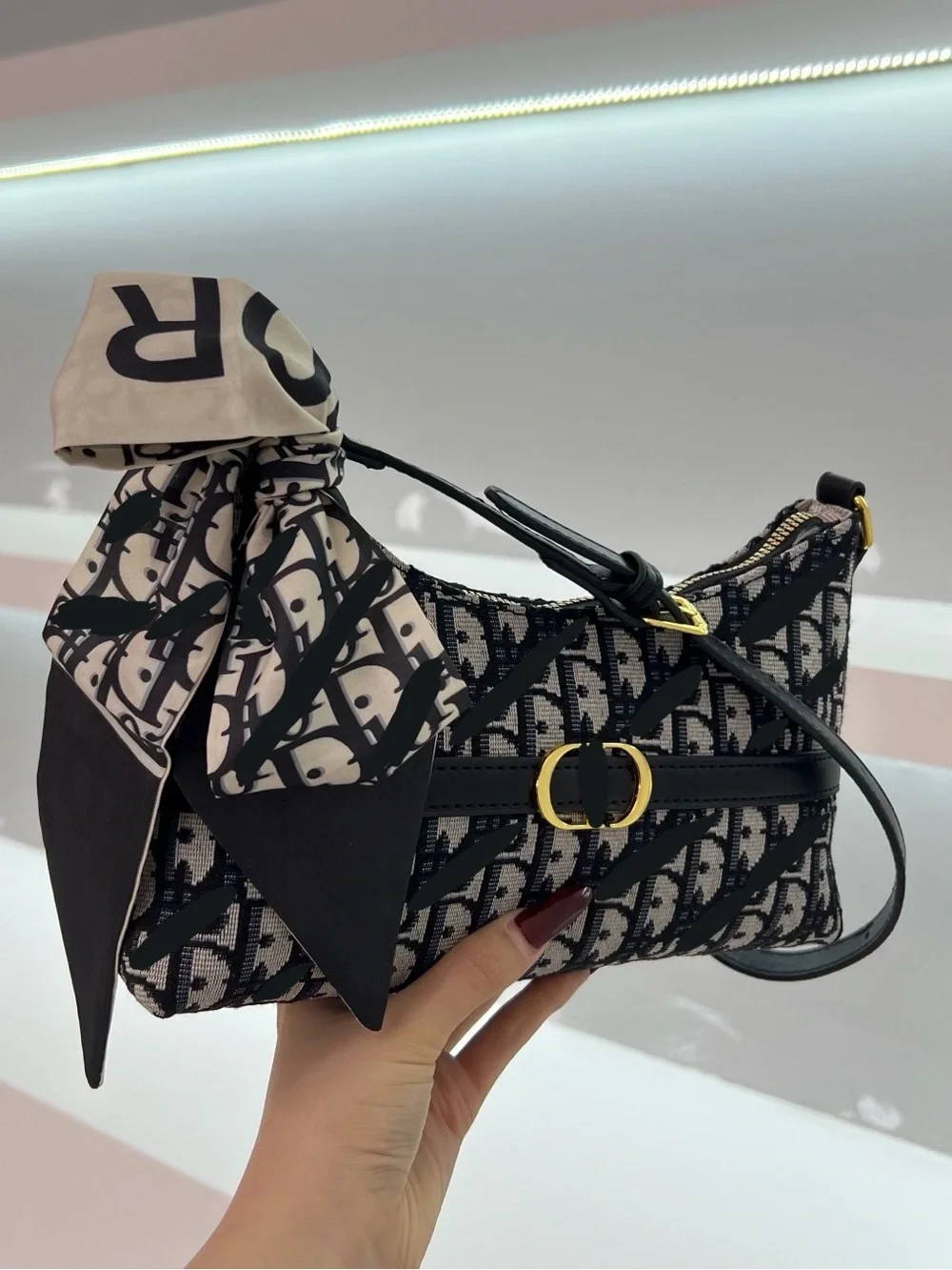 New women’s black fashion shoulder bag